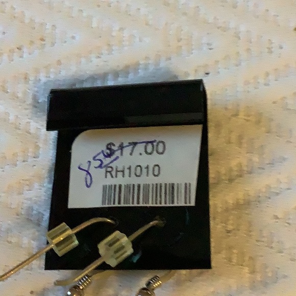 Earrings - Picture 3 of 3